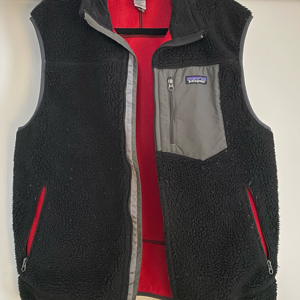 Patagonia Men’s Large Classic Retro X Vest Sherpa 23047, Black, Red & Gray